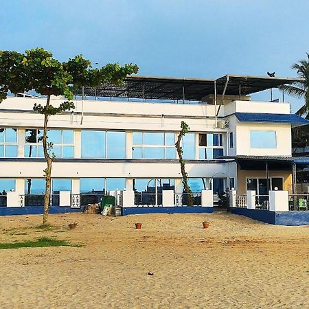 Alleppey Holiday Beach Resort Alappuzha Екстер'єр фото