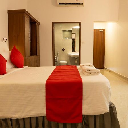 Alleppey Holiday Beach Resort Alappuzha Екстер'єр фото