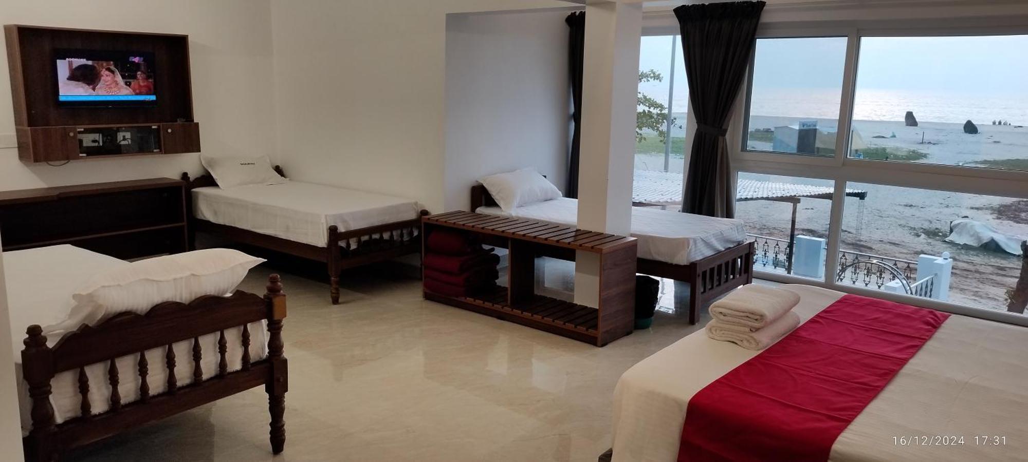 Alleppey Holiday Beach Resort Alappuzha Екстер'єр фото