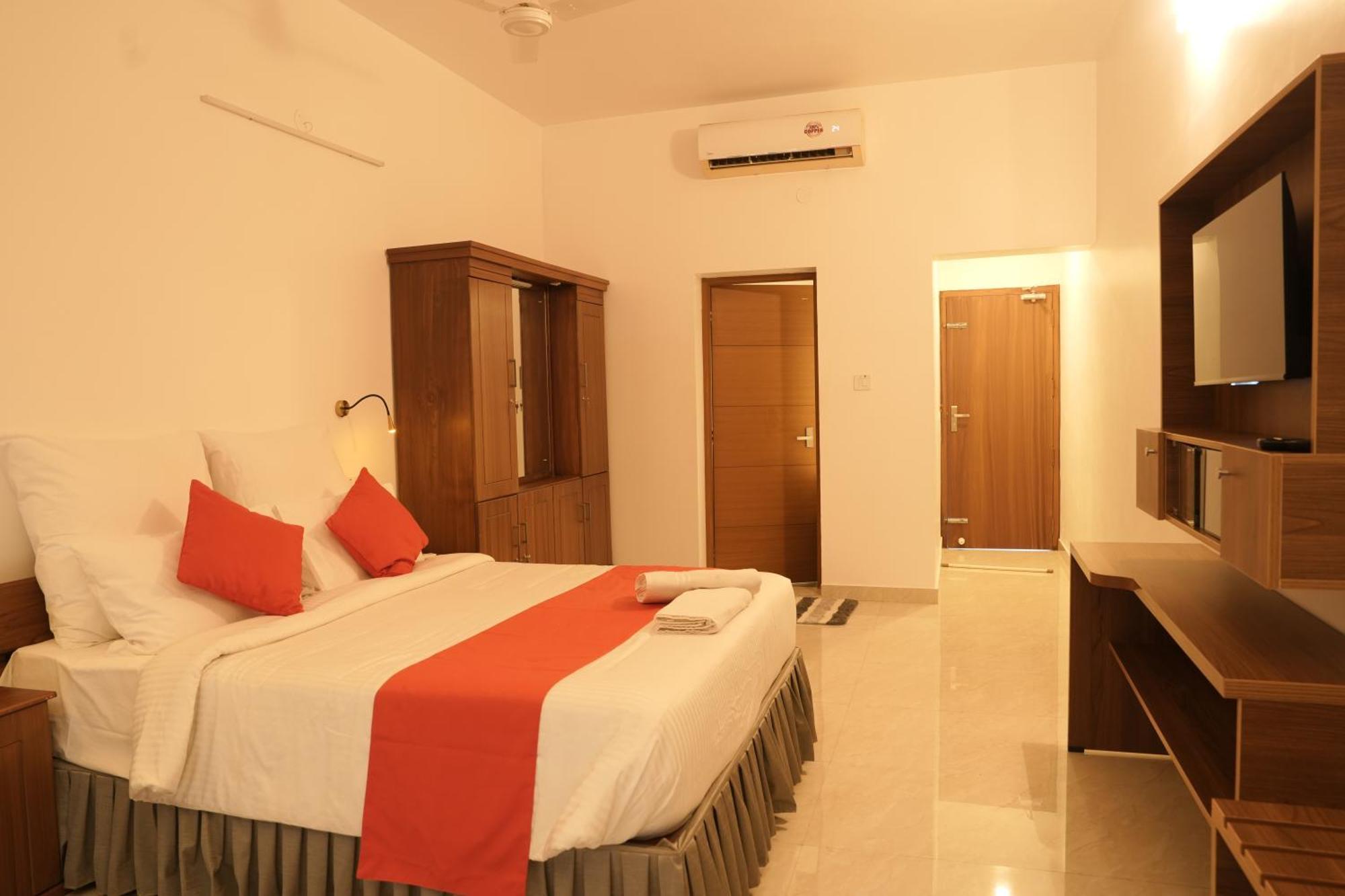 Alleppey Holiday Beach Resort Alappuzha Екстер'єр фото