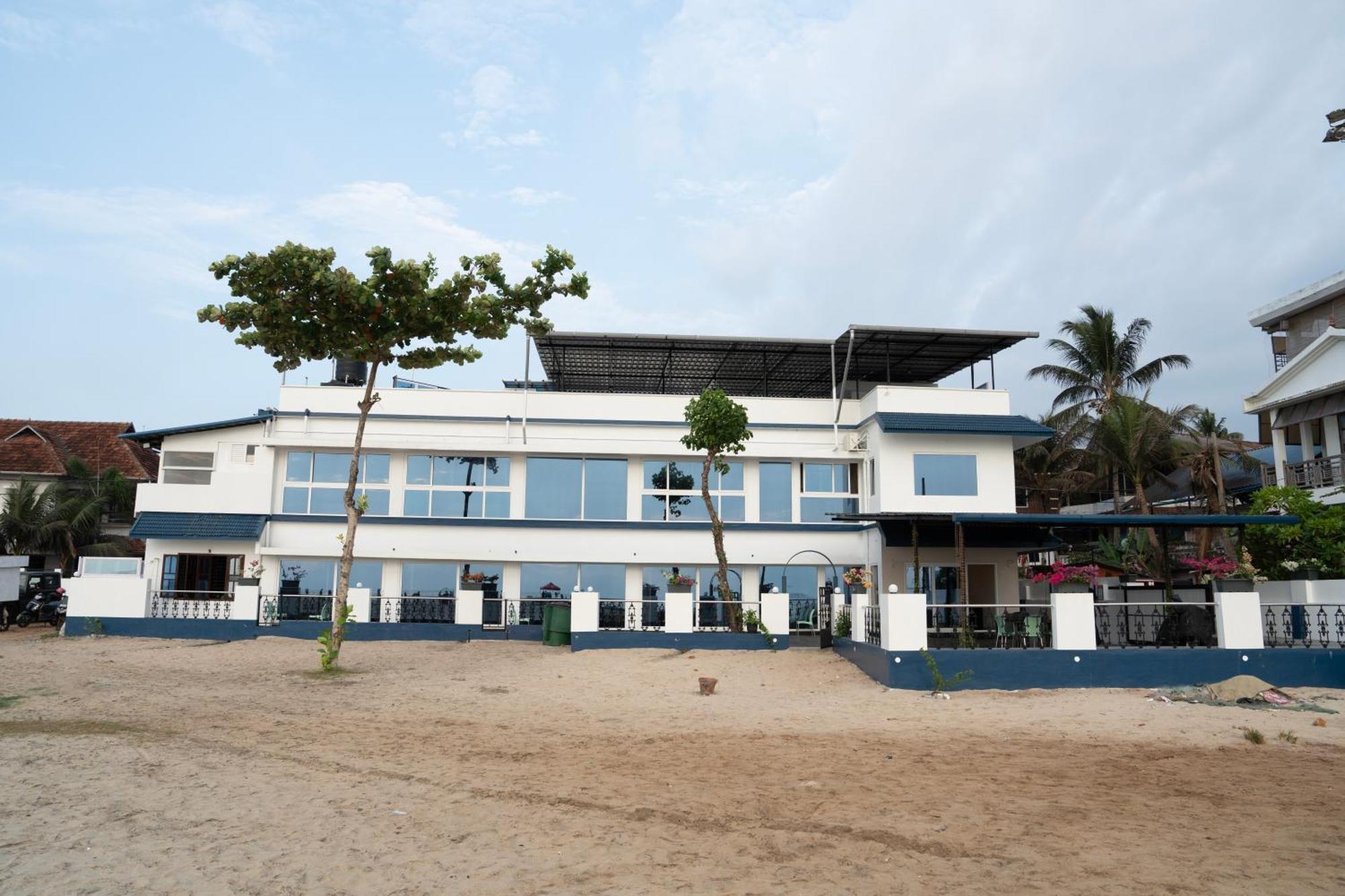 Alleppey Holiday Beach Resort Alappuzha Екстер'єр фото